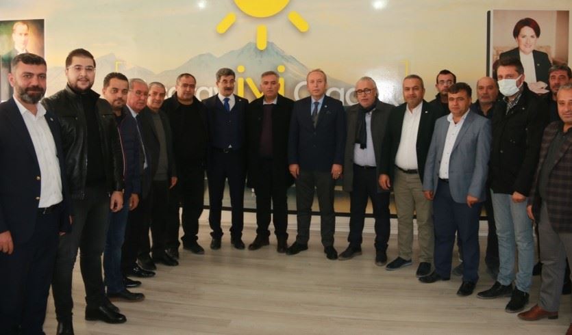  İYİ Parti İl Başkanı Faruk Ağır’a STK Başkanlarından hayırlı olsun ziyareti.
