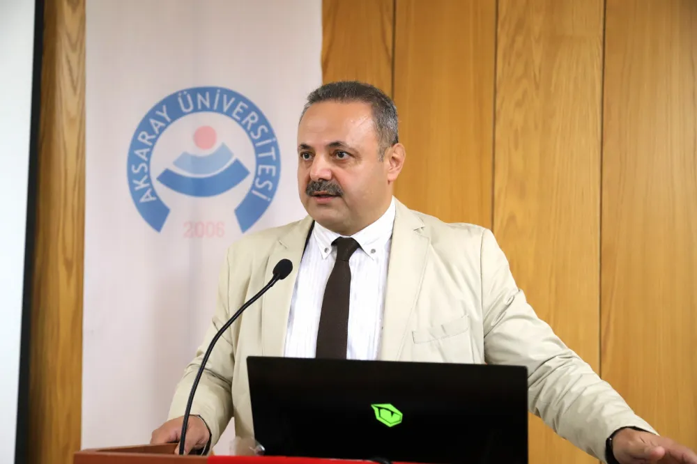 Rektör Arıbaş: İletişimde yapılanlar yasal mı ahlaki mi?