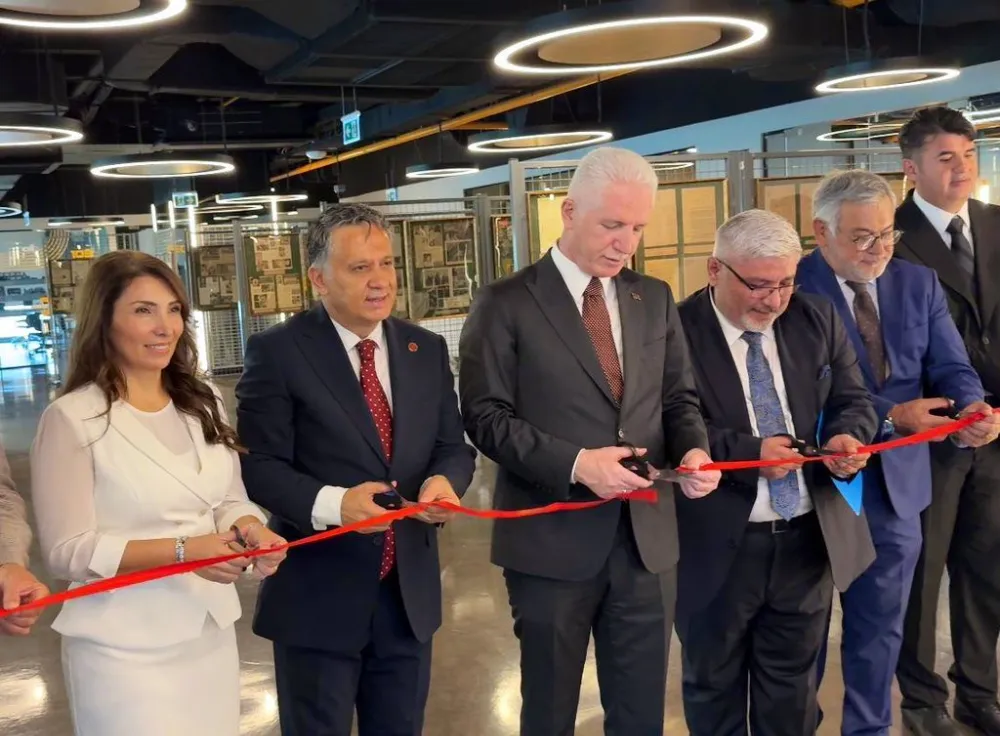 KGK’nin “Türkiye’deki Amerika” sergisini İstanbul Valisi açtı.
